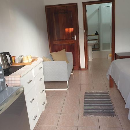 La Maison Hibiscus Self Catering Accommodation Бо Валон Екстериор снимка