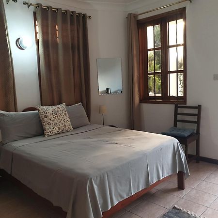 La Maison Hibiscus Self Catering Accommodation Бо Валон Екстериор снимка