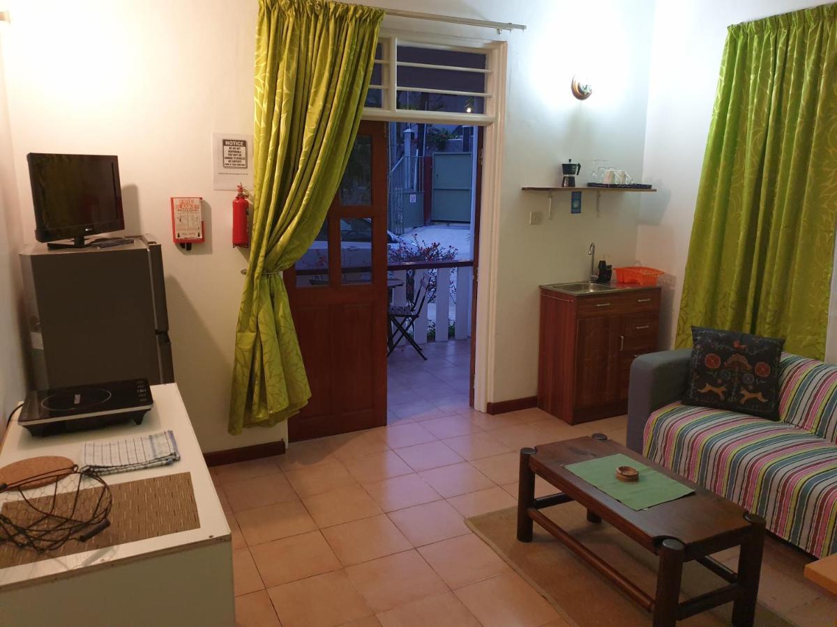 La Maison Hibiscus Self Catering Accommodation Бо Валон Екстериор снимка