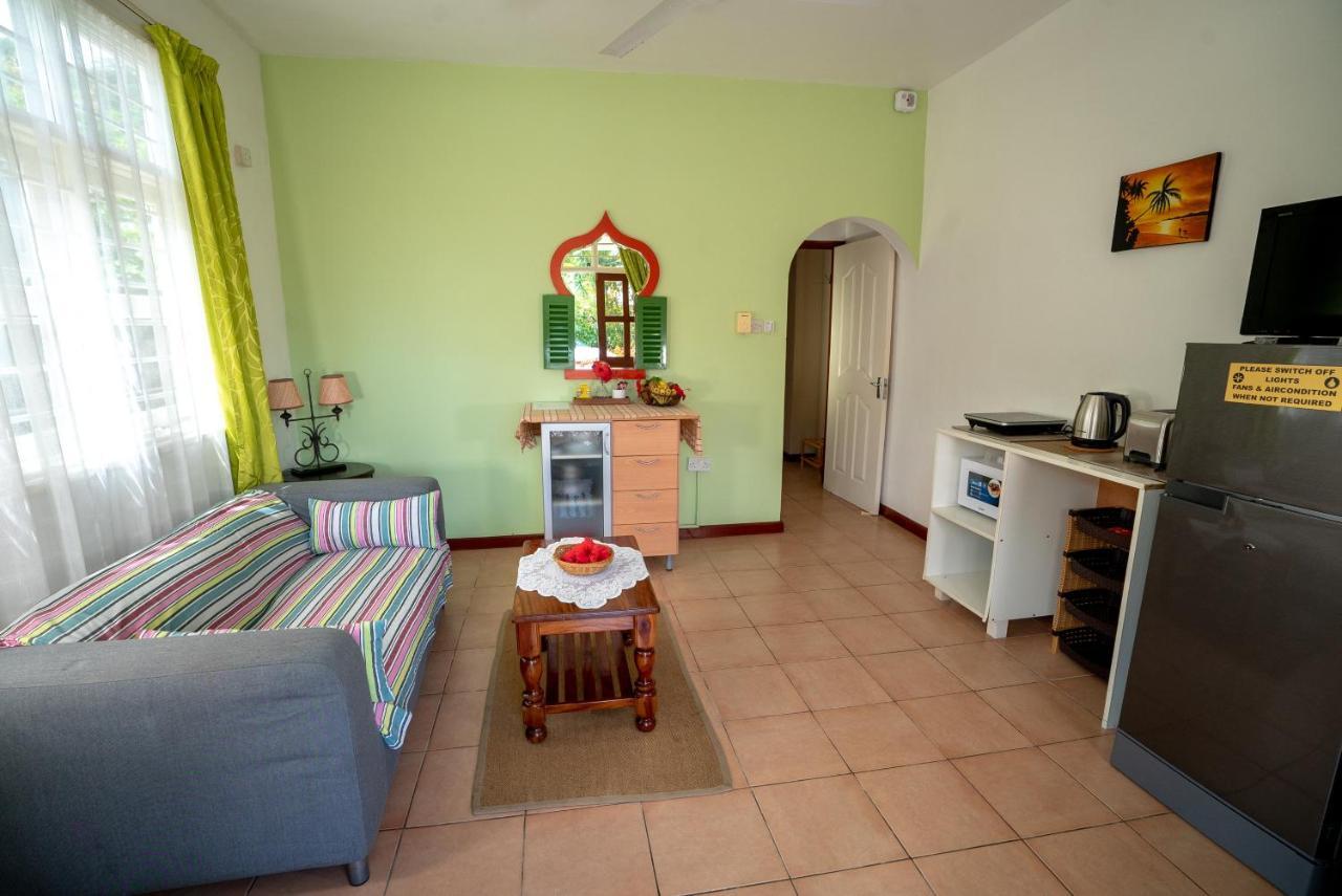La Maison Hibiscus Self Catering Accommodation Бо Валон Екстериор снимка