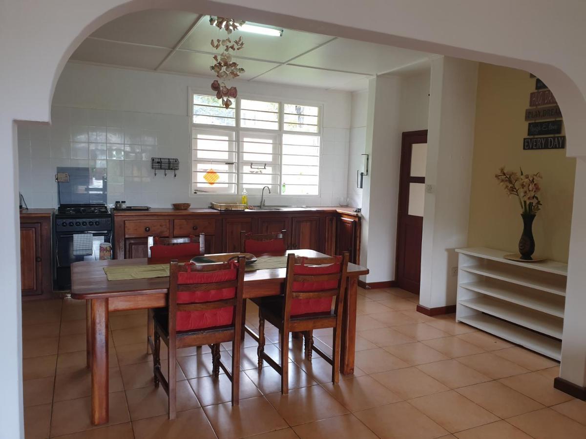 La Maison Hibiscus Self Catering Accommodation Бо Валон Екстериор снимка